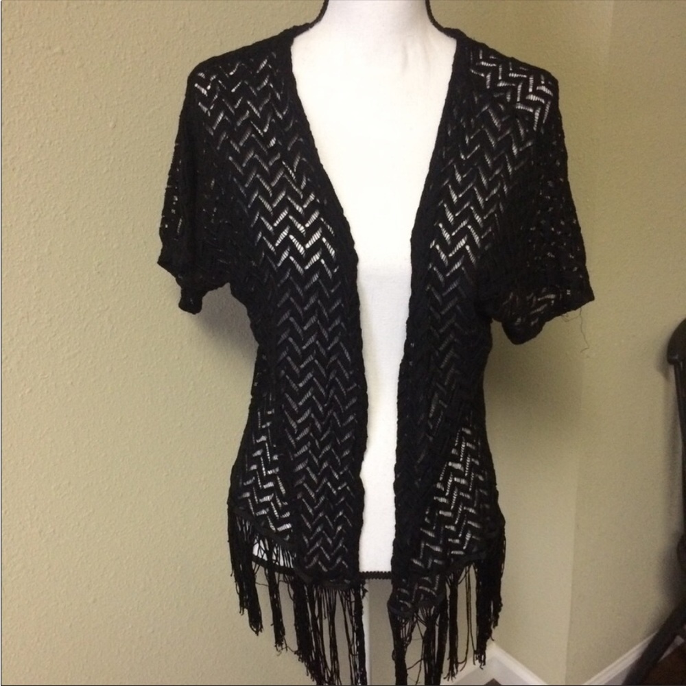 🌹🌹Rue21 Black Short Sleeve Shrug Size L🌹🌹 - Picture 1 of 5